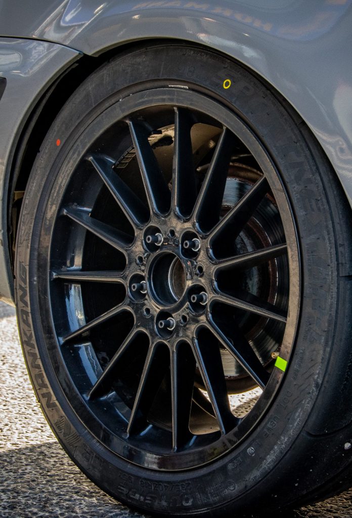 bmw-e46-compact-325i-wiel-vertical bmw-e46-compact-325i-wiel-vertical