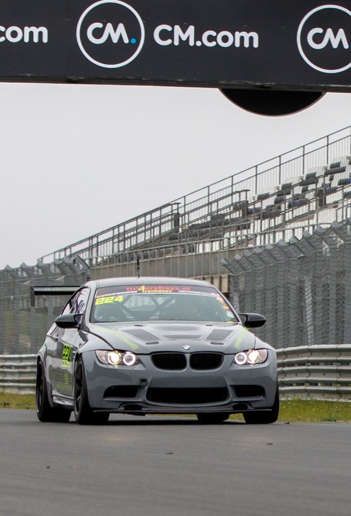 bmw-e92-m3-on-track-zandvoort-vertical bmw-e92-m3-on-track-zandvoort-vertical