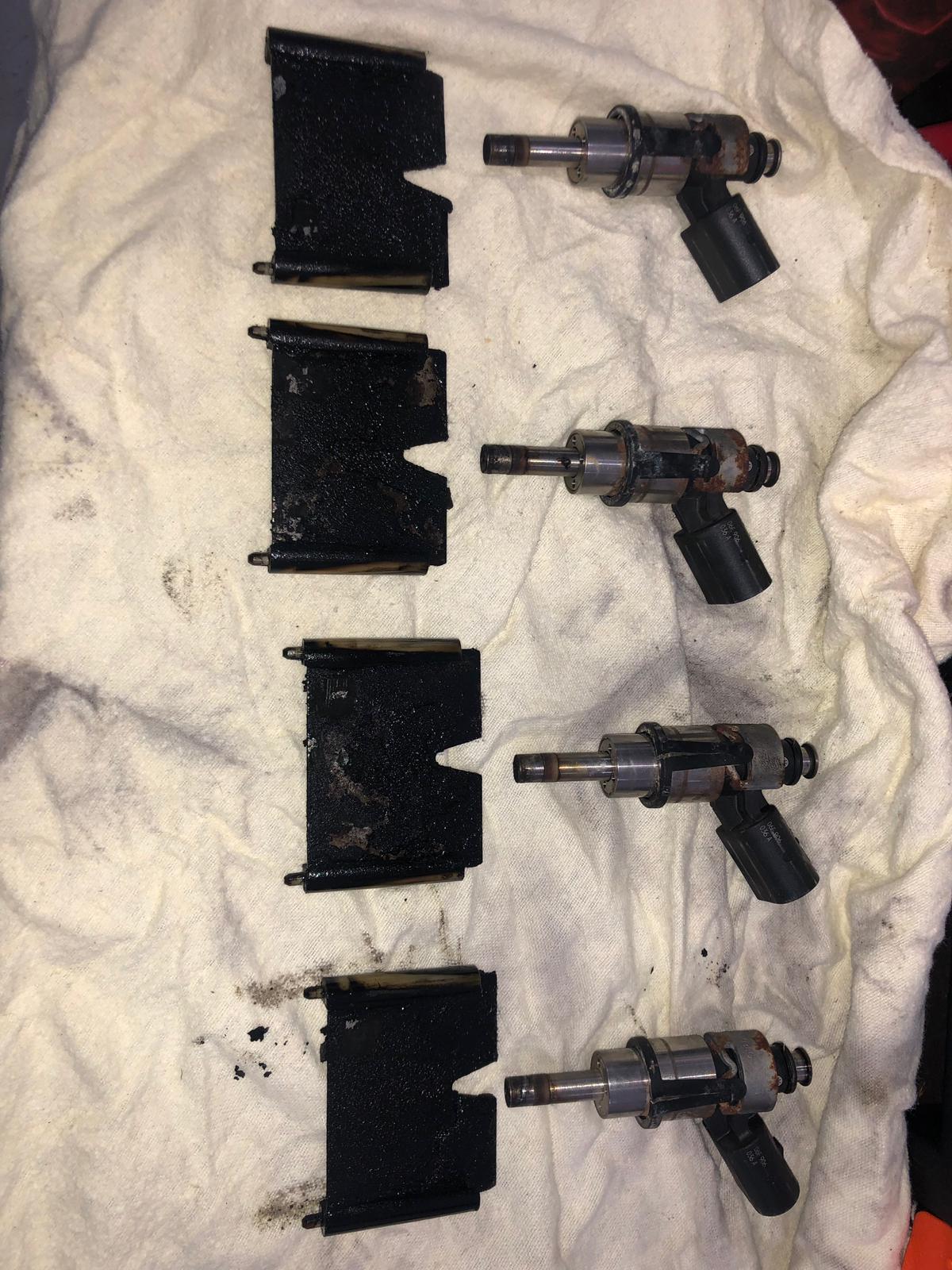 Injectors for cleaning